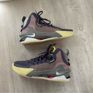 Nike Air Zoom GT Jump
Chaos CZ9907-500